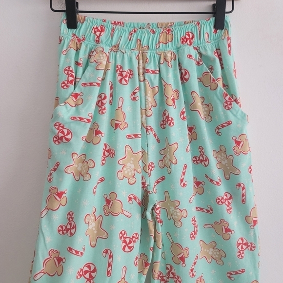 NEW Disney Peppermint Gingerbread Long Sleeve & Pants Women's Small Pajama Set - Picture 11 of 14